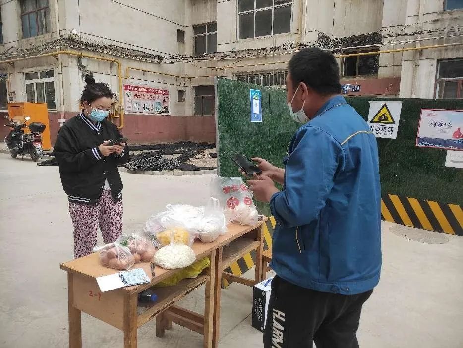 “的哥”黑脸优布林家庄的热心代购人