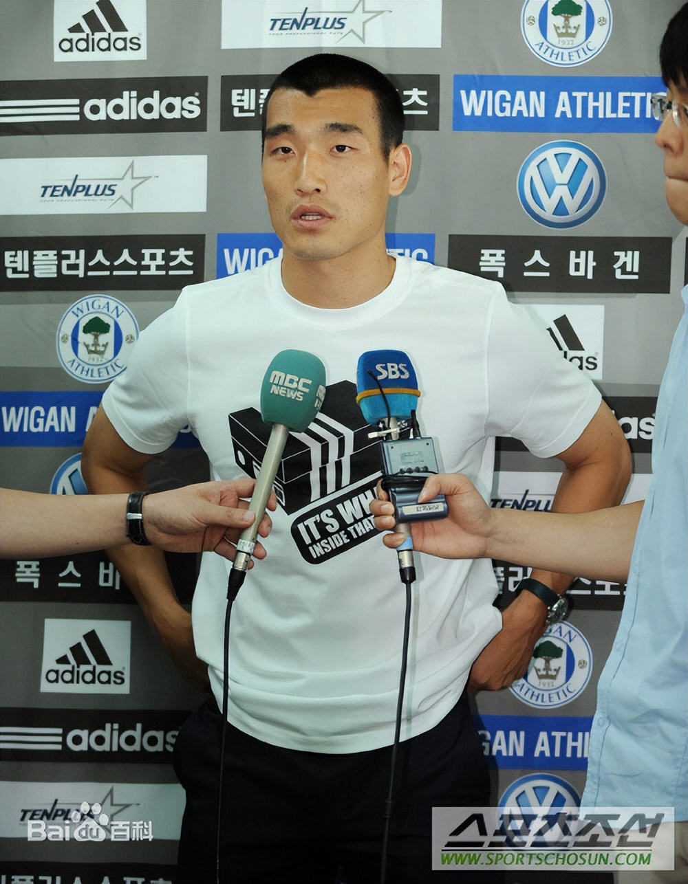 鍔犵洘杩囨亽澶х殑闊╁浗鐞冨憳鏈夊摢浜涗汉,鏈変汉閿掗摏鍏ョ嫳