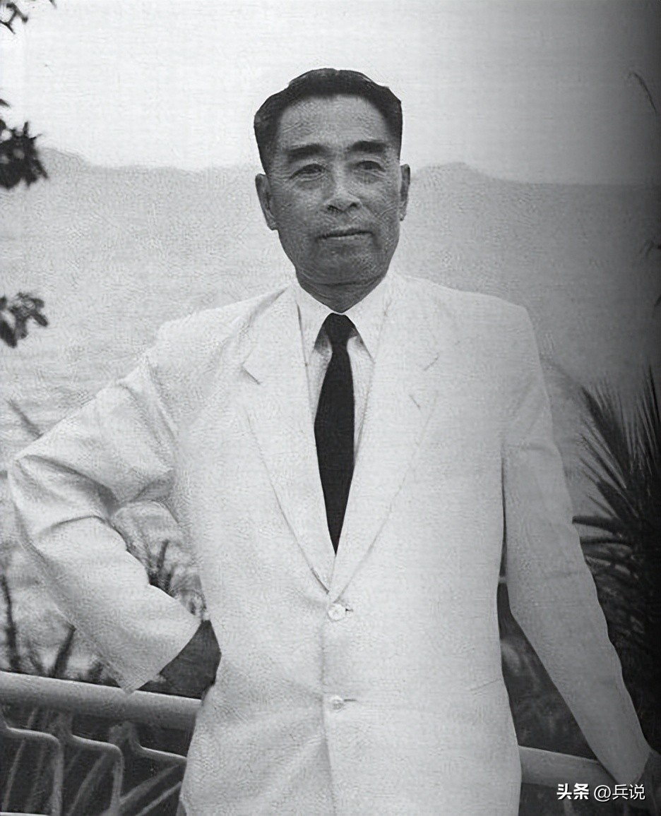 女子看望埋葬在日本的中国烈士,加拿大中国女烈士