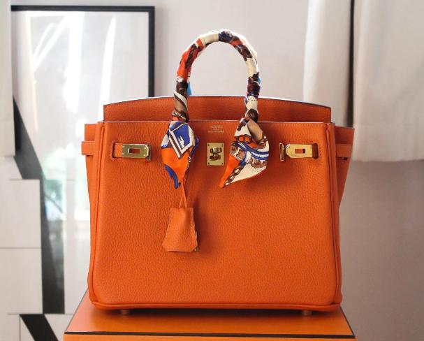 女包十大轻奢侈品牌排行榜,女人30岁十大轻奢品牌女包