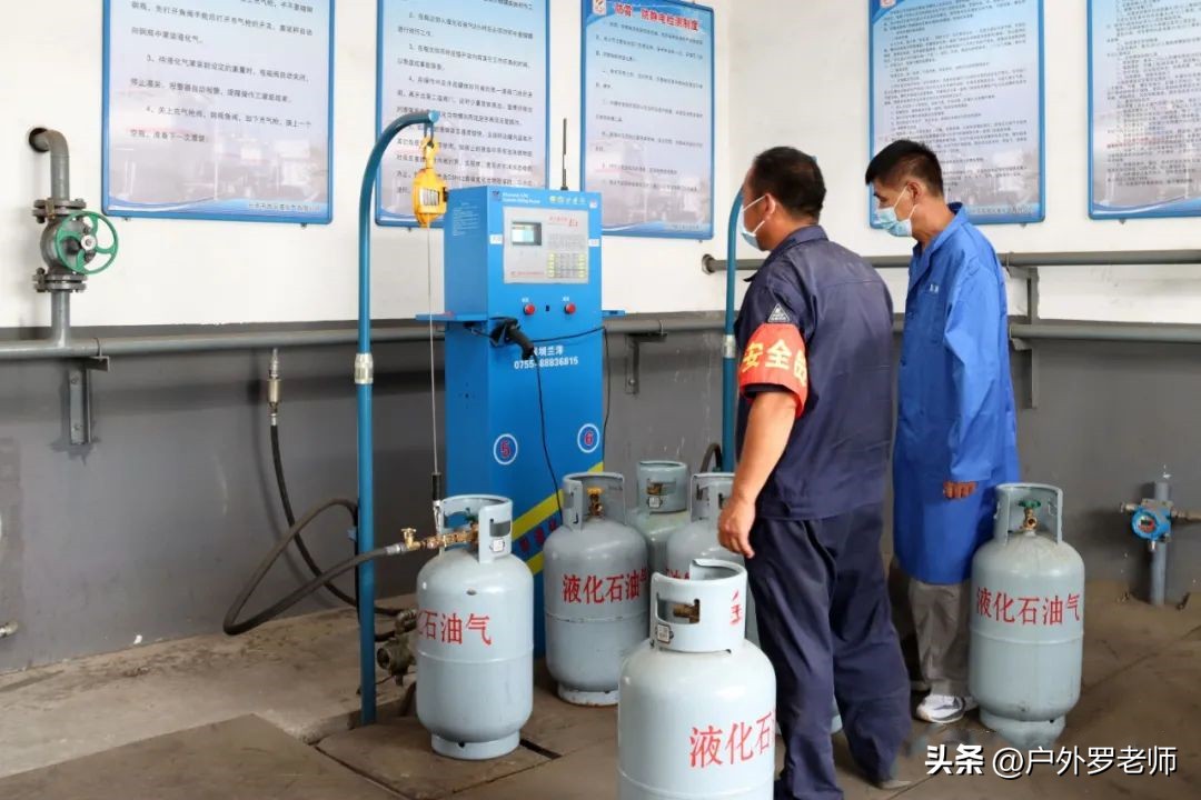 车载煤气灶怎么使用,怎样在车上装抽拉式燃气灶