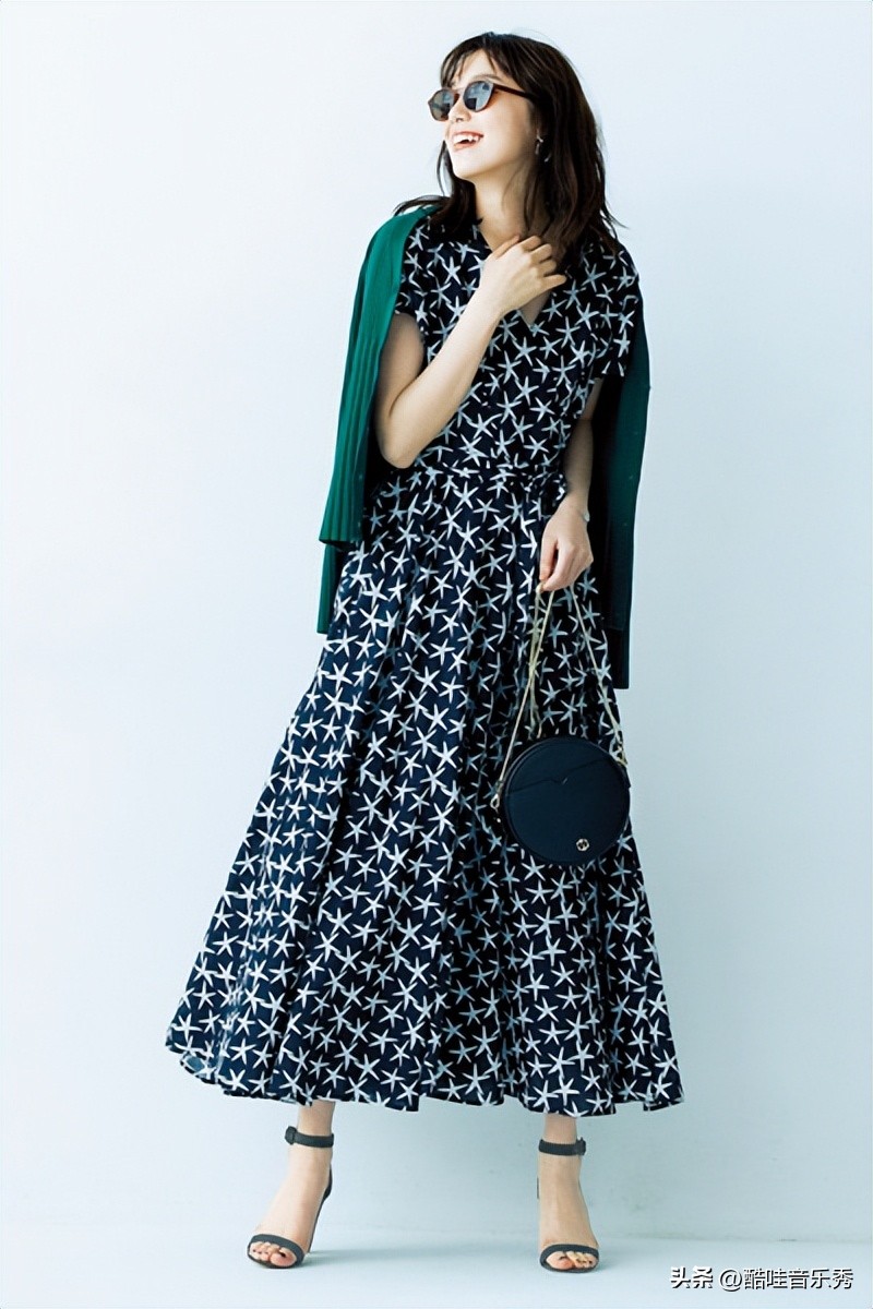 适合15-25岁女生的高颜值服装,适合35-40岁高级感服装