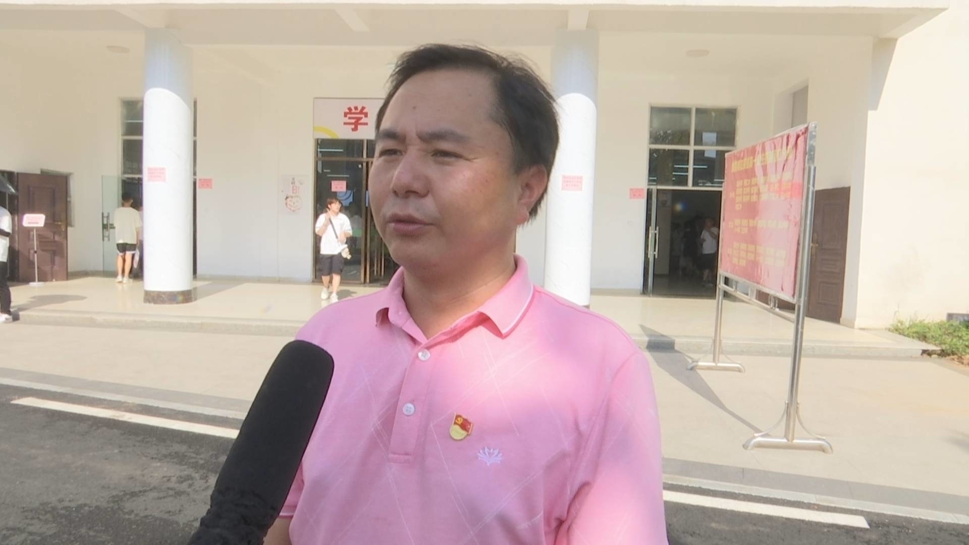 莲塘一中东新校区生源招收范围,莲塘一中象湖滨江校区学生走读吗