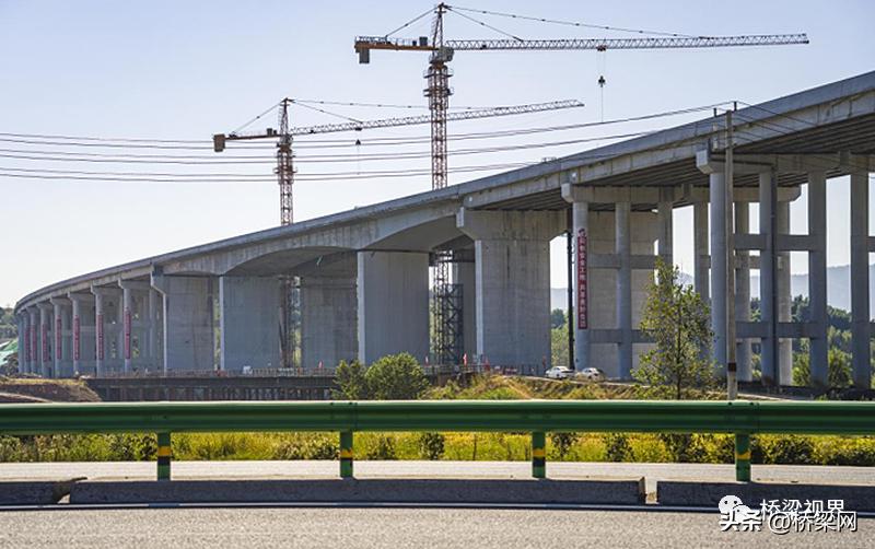 桥梁大事：黄茅海首个整幅式TY型桥墩完工、桐梓隧道右幅贯通