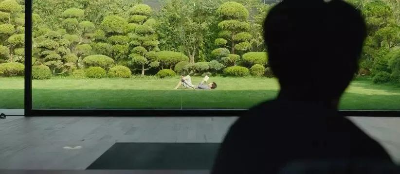 深圳富婆和她的10个“裸女”病态欲望，撕裂多少成年人的遮羞布？