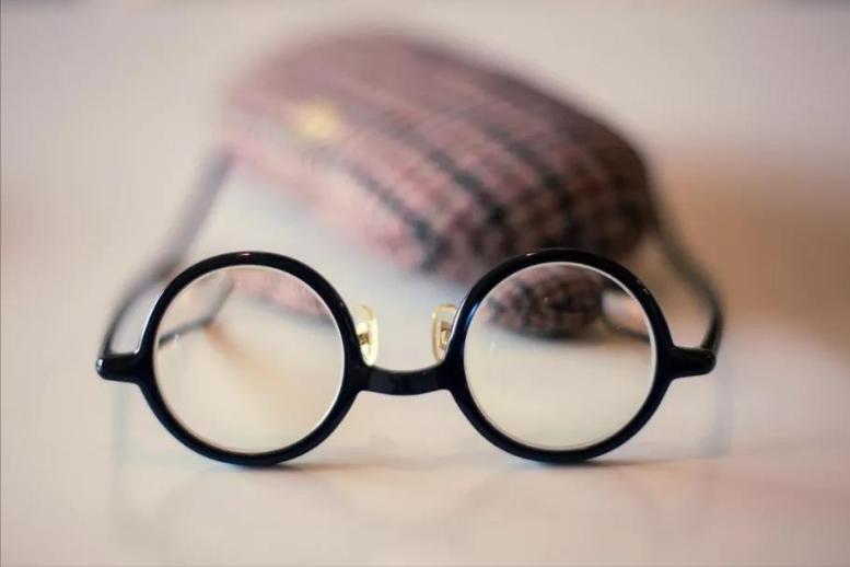 国内固定电话什么时候普及的,发达国家为什么还用固定电话