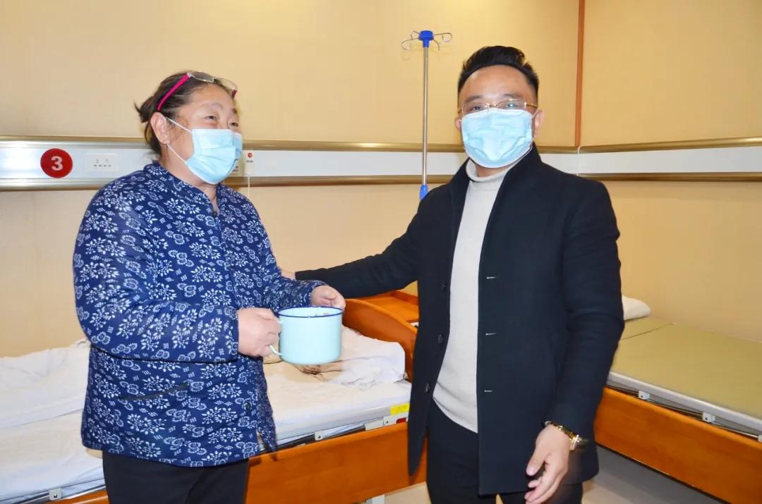 「暖心闻」西安天颐堂中医医院冬至日为患者送上一份“暖心”的健康饺子，愿疫情早日离去，望患者早日康复