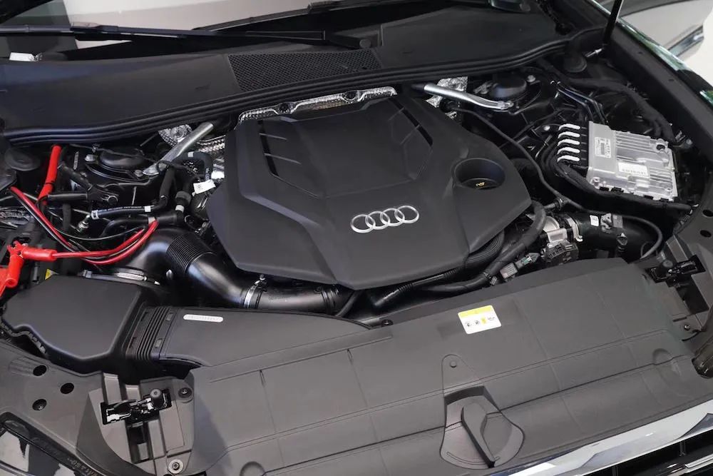 车市快递|历经50年发展8次车型换代新奥迪A6L上市