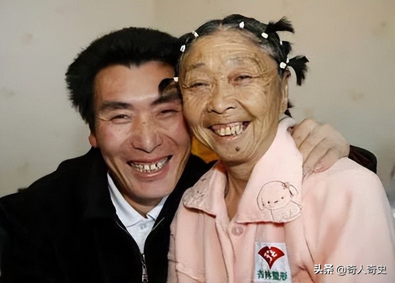 90后娶60岁老太太真实事件,25岁小伙不顾反对娶60岁大妈