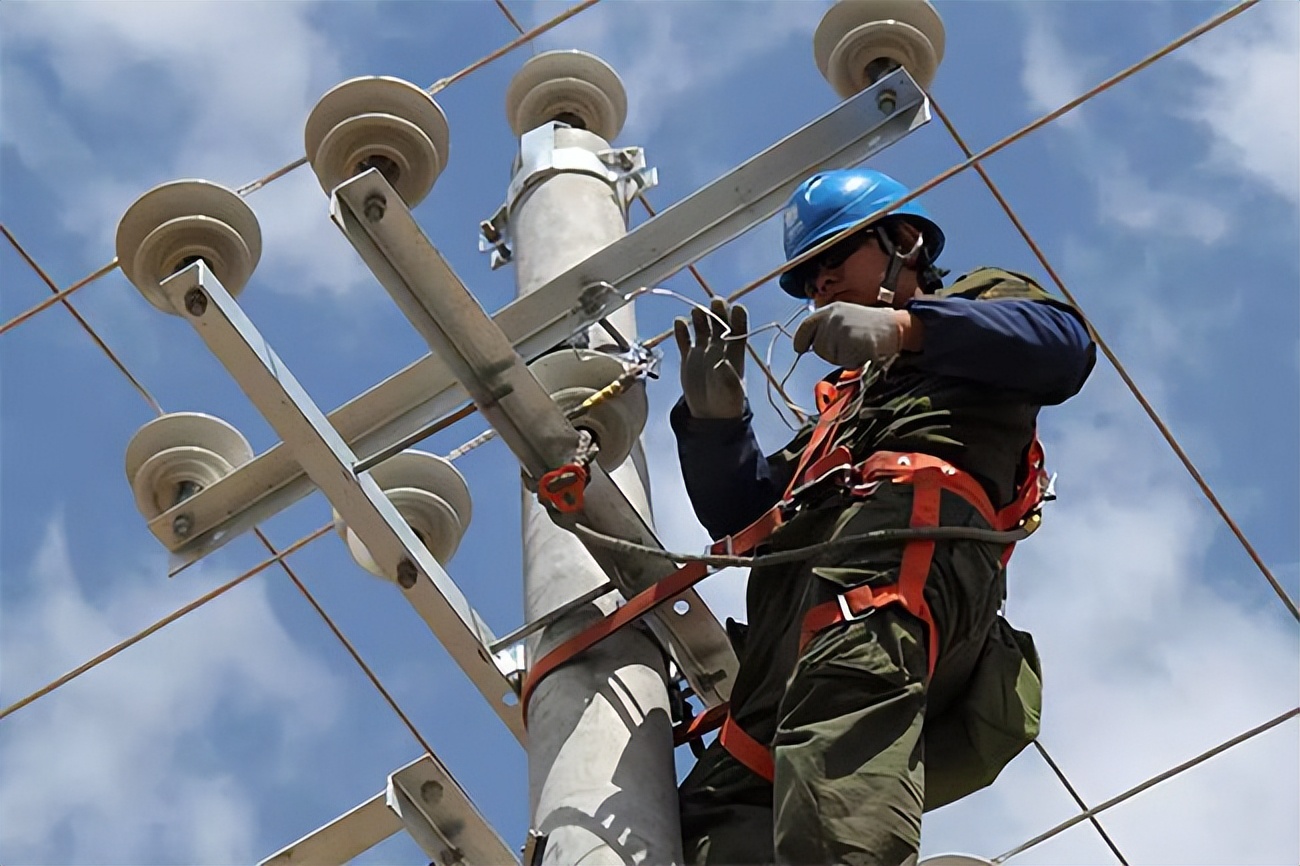 初学者学习电工的基本知识,电工就应该熟练地掌握各种技巧