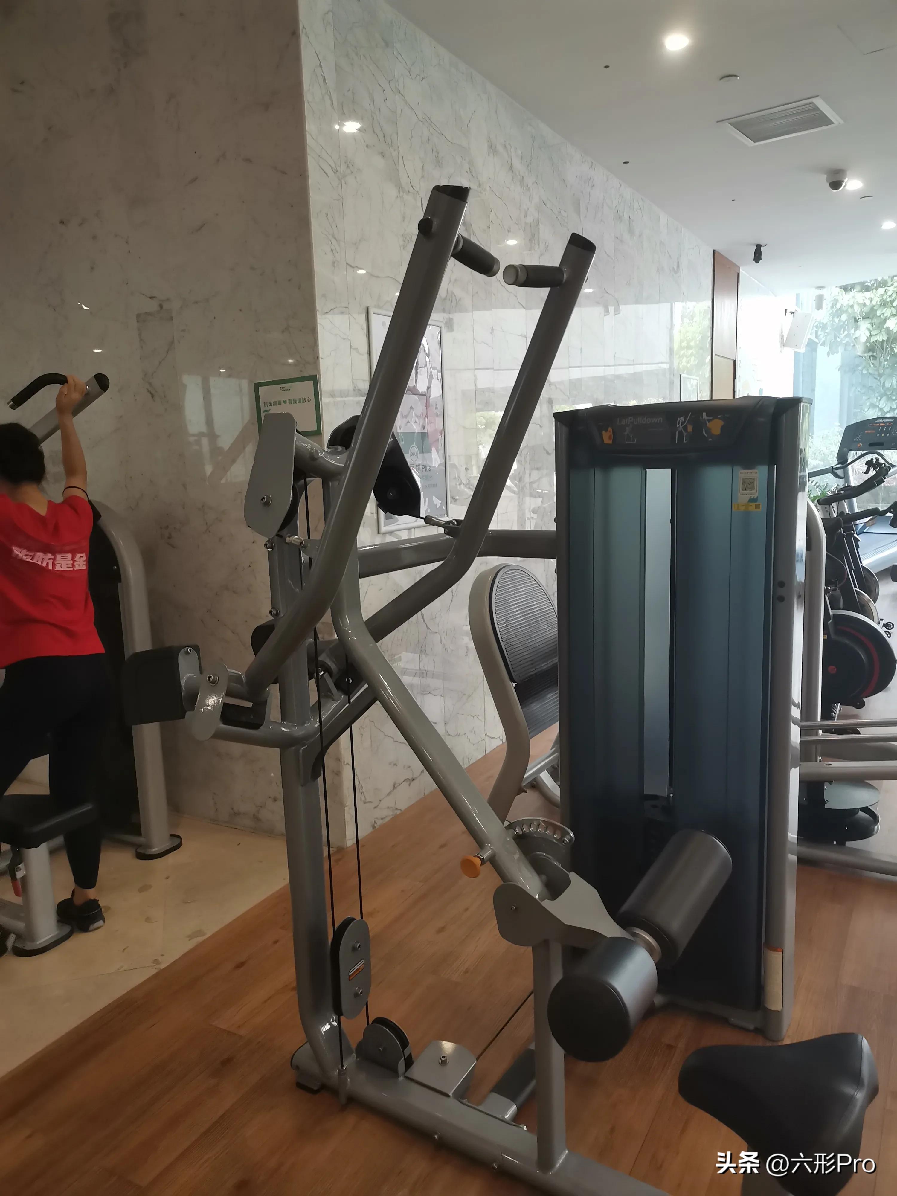 健身房力量训练器械有哪些,健身房器械入门全套