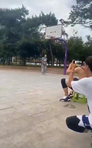 搞笑gif动图这位大哥性子很急啊,gif动图用不了