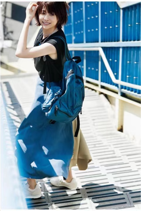 夏天穿什么颜色显优雅高级,什么颜色适合夏天穿蓝色