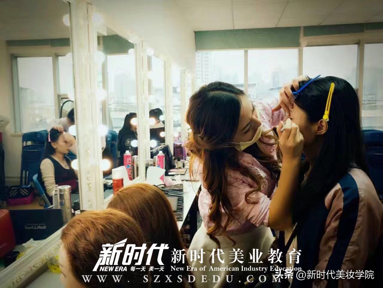 女孩子初中毕业学什么技术比较有前途？化妆发展前景如何？