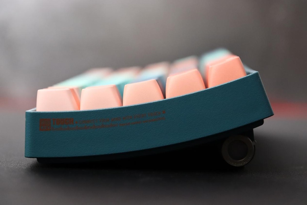 洛斐小翘蓝牙机械键盘开箱组装,洛斐小翘键盘简单上手