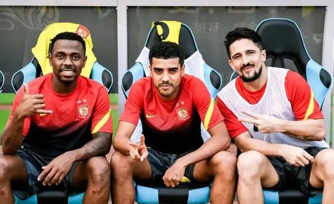 山客期评：重新启航的中国男足中国女足在2022年有何看点？