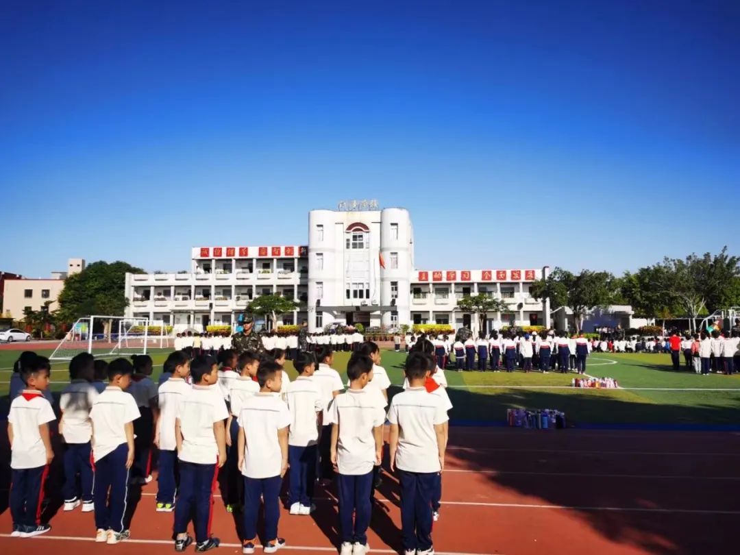 我们的校园㊱|何厝小学：一样的成长，不一样的精彩~