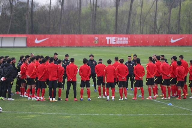 集训不是走过场2022国足老阵“换人”势在必行