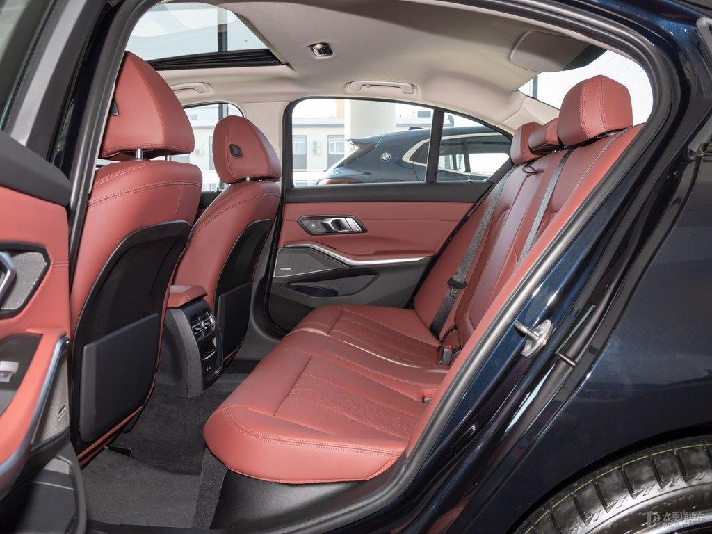 宝马3系330li曜夜运动版评测,宝马3系330i曜夜运动版2023评测