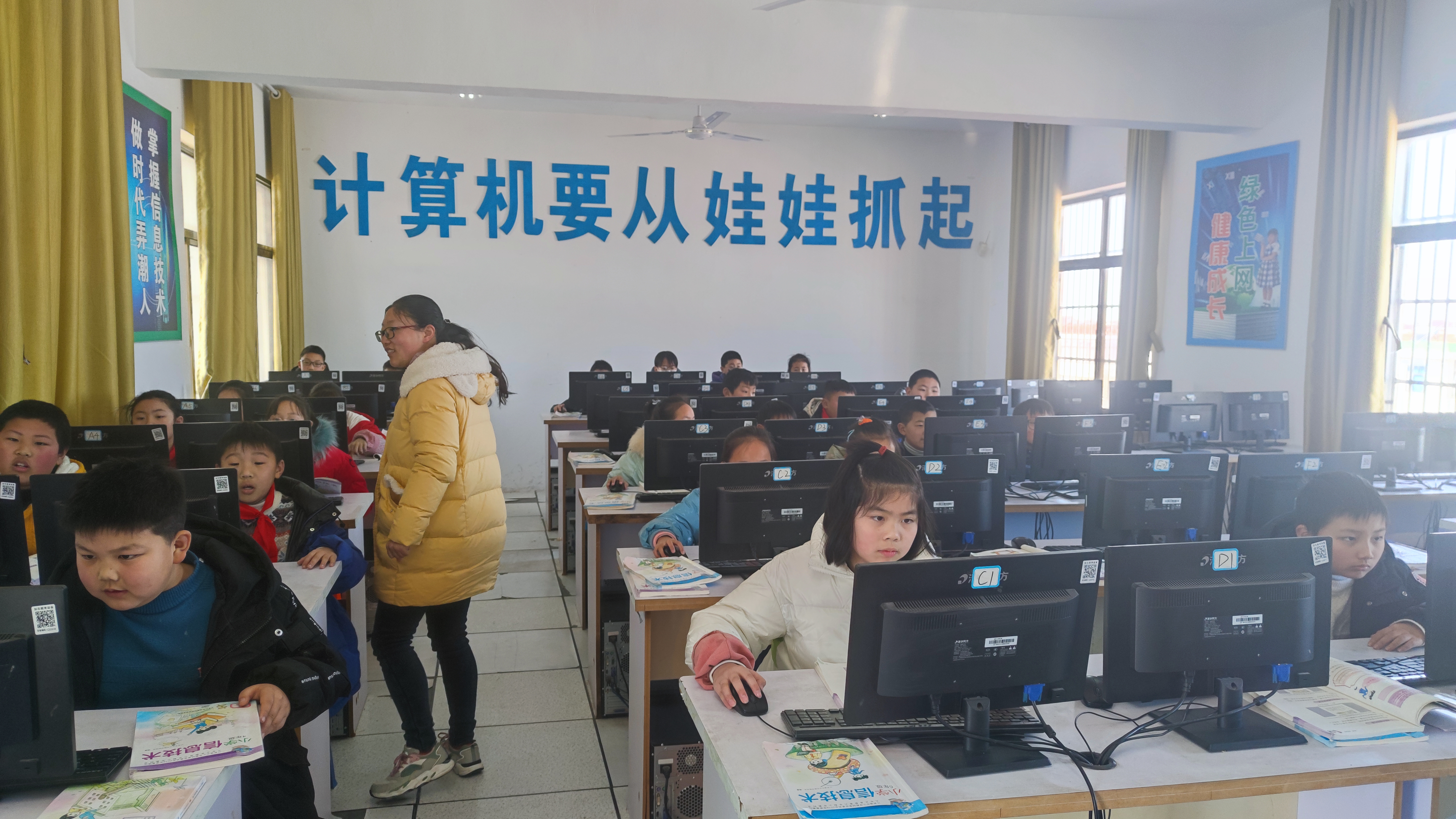 乡村学校少年宫活动计划,草坝中心小学少年宫活动