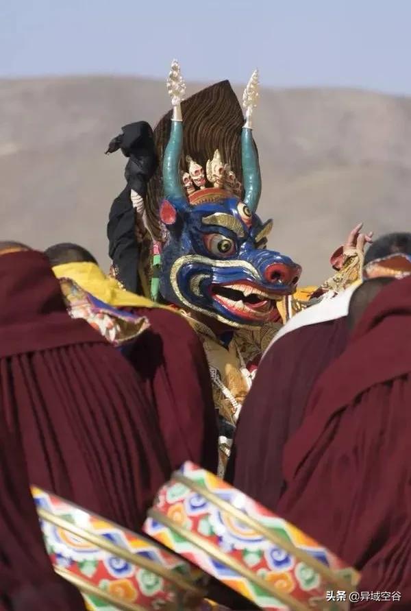 藏传佛教唐卡艺术大全,藏传佛教唐卡艺术陈列图文