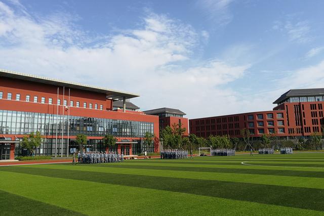 宁波大学和普通211哪个好,宁波大学比某些211好吗