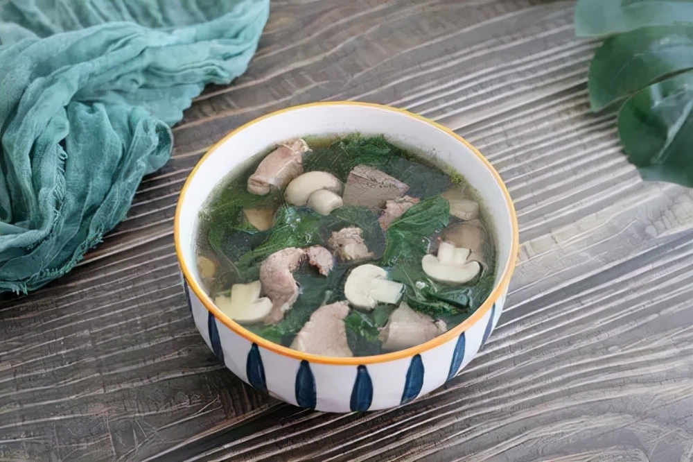 孕妇喝什么汤对胎儿骨的发育,孕妇前三个月喝什么汤好对胎儿好