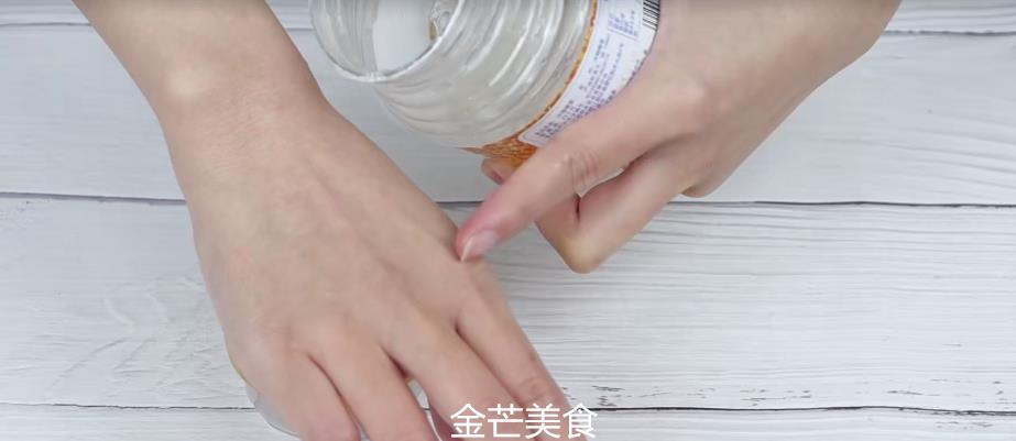 最简单的去手褶皱的方法,手上褶皱多怎么办