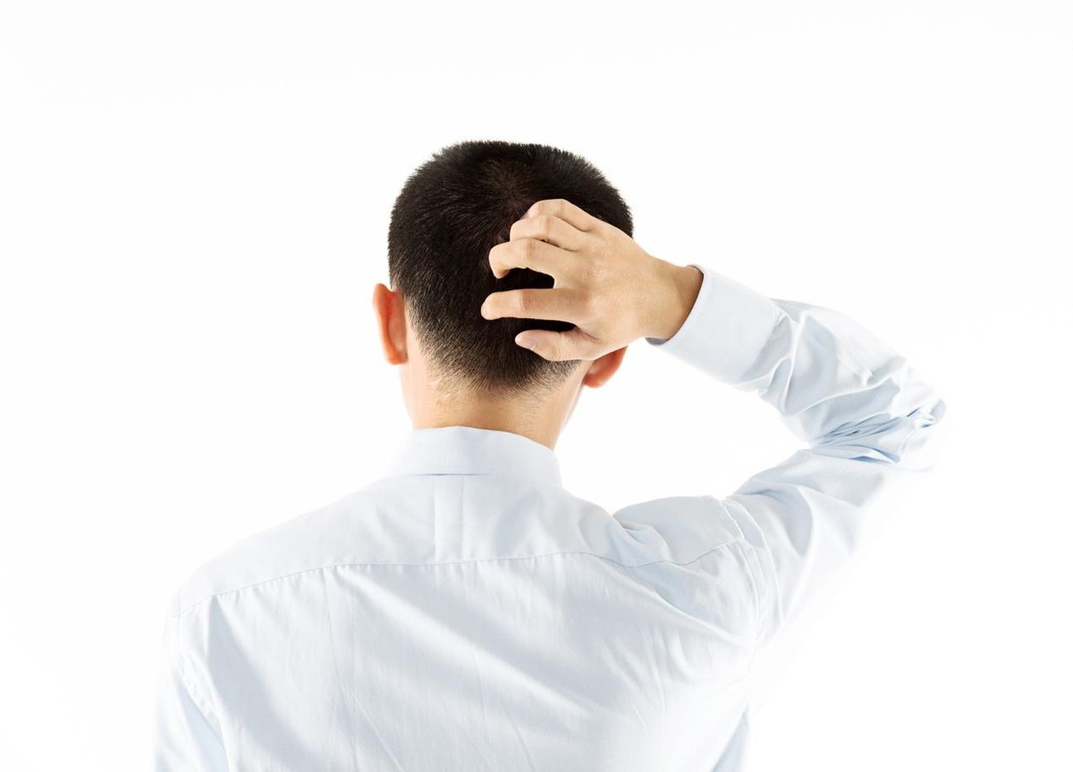 头皮又痒又油还掉发是怎么回事,头皮又油又痒用什么洗发水