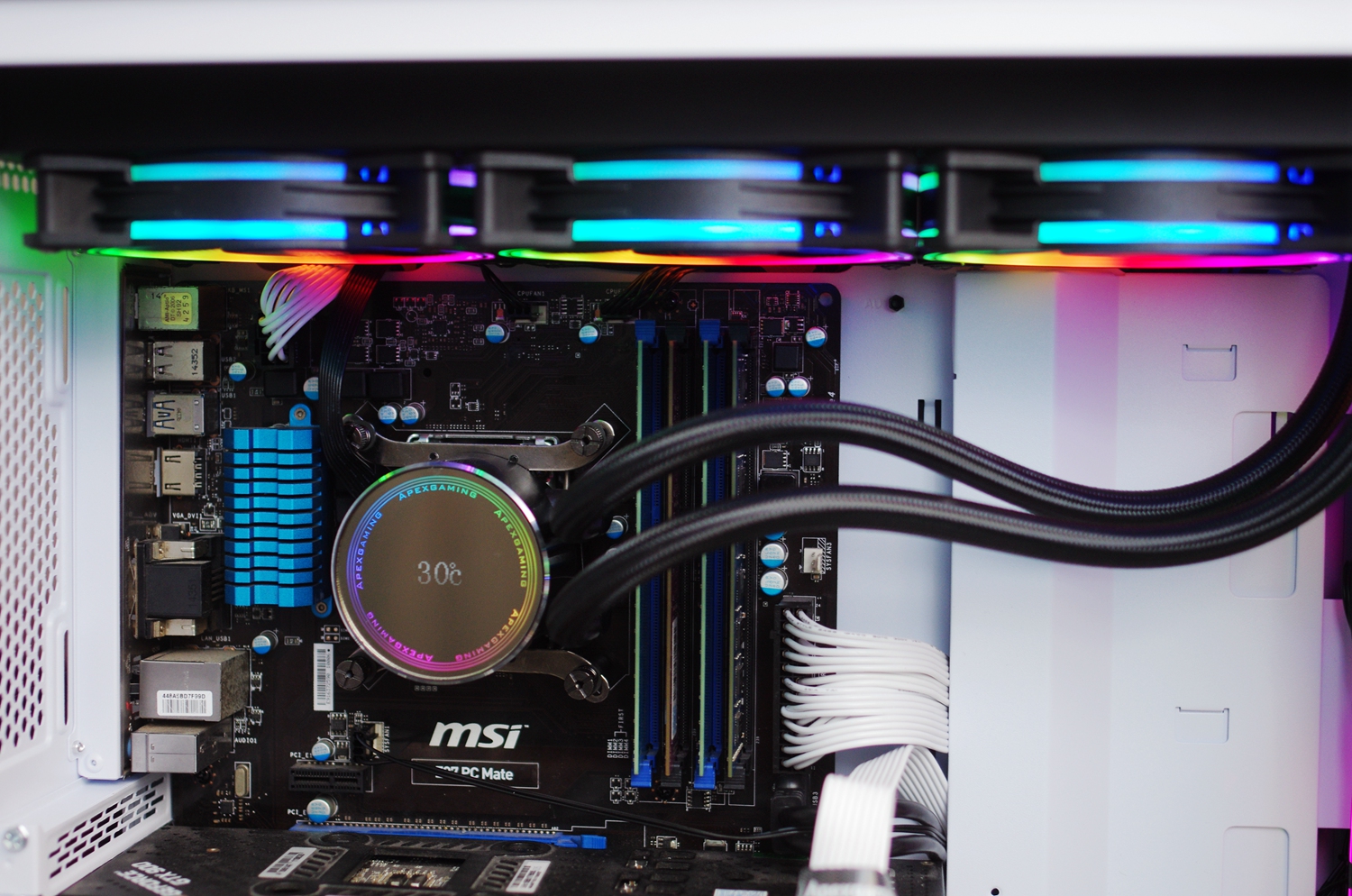 夏日烤箱模式开启，用盖亚GAIA机箱套装来给“搬砖机”降温降噪