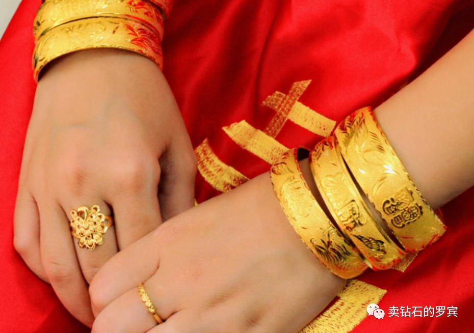 珠宝销售接待客人的整个流程话术,周大生珠宝销售20秒破冰话术