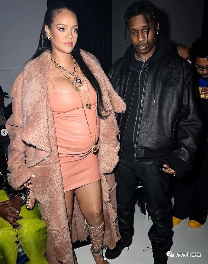 穿比基尼挺巨肚亮相巴黎2度街头,瓜友预言她敢直播生孩子……