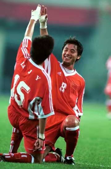 军营里走出的中场指挥官，健力宝球员系列四小天鹅之大将隋东亮