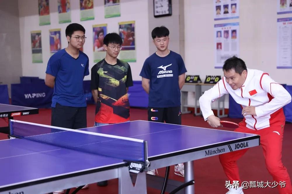 体育教师艺体教研活动,体育教师基本功集体特色展示