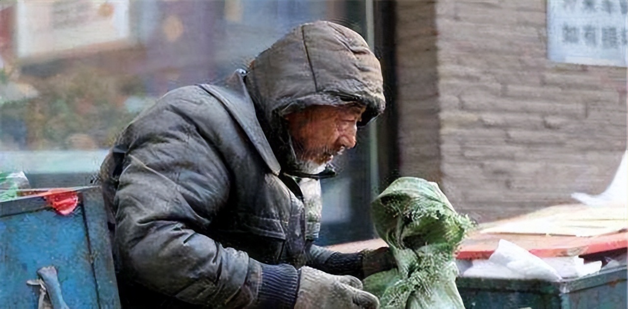 沈阳一废品站濒临破产，老板花3毛收块“铁疙瘩”，卖出260万天价