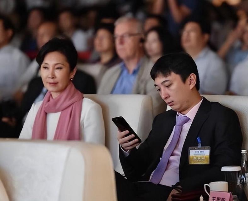 被王思聪嘲讽假富二代,富二代对王思聪的评价