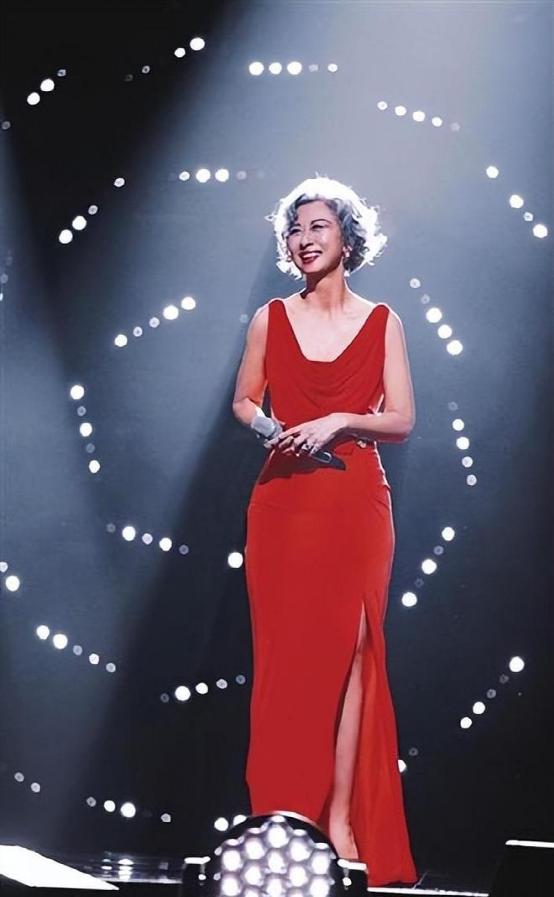 坚决不动刀不整容，年过60岁依然优雅美丽的女星，我只服这10位