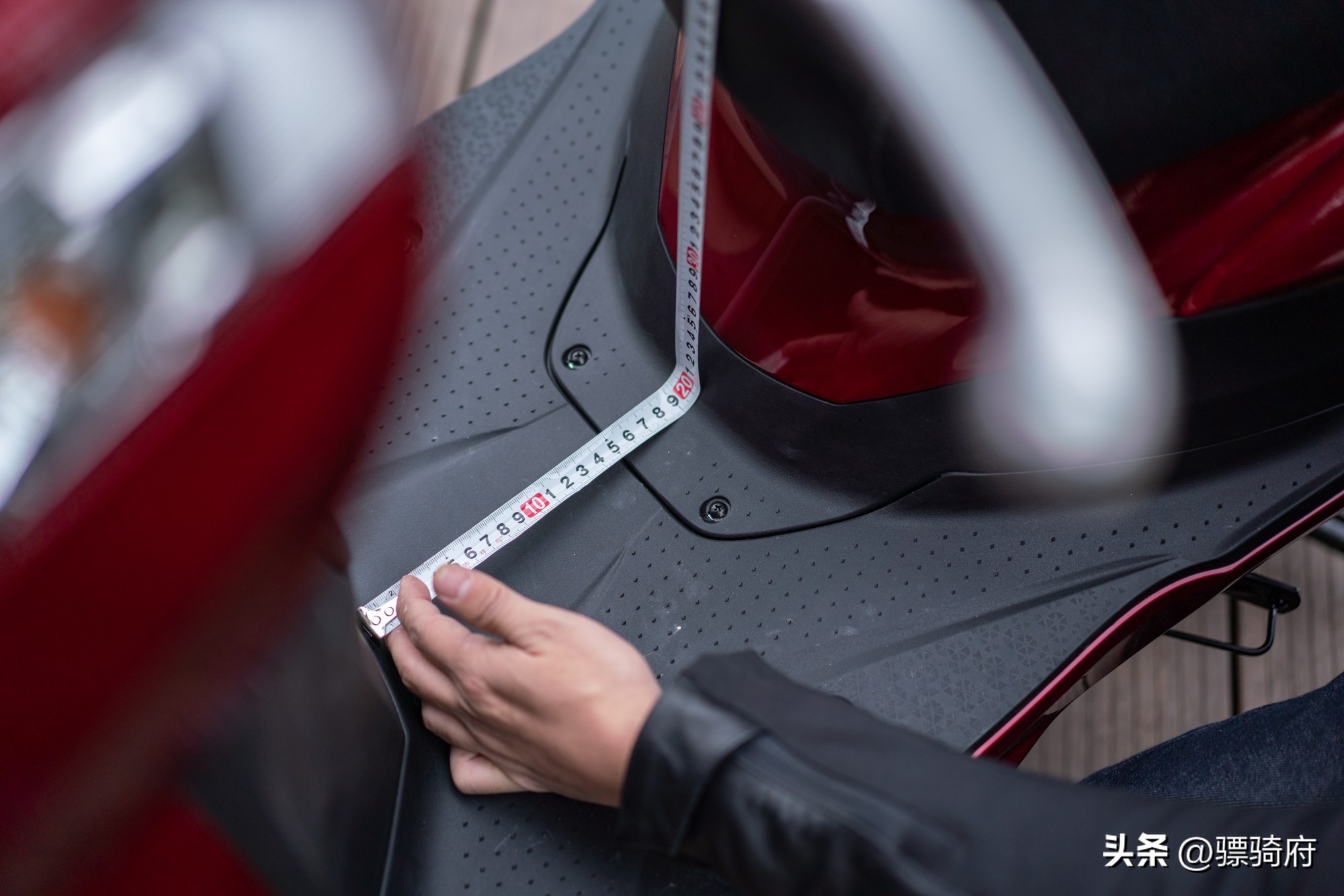 2022款本田lead125对比2018款,2023本田lead125和裂行125对比