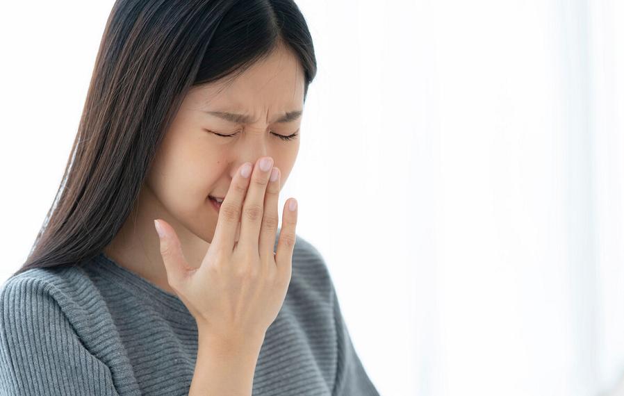 经常腰痛？美女主持人搞定腰疼的黑科技，你可能会感兴趣