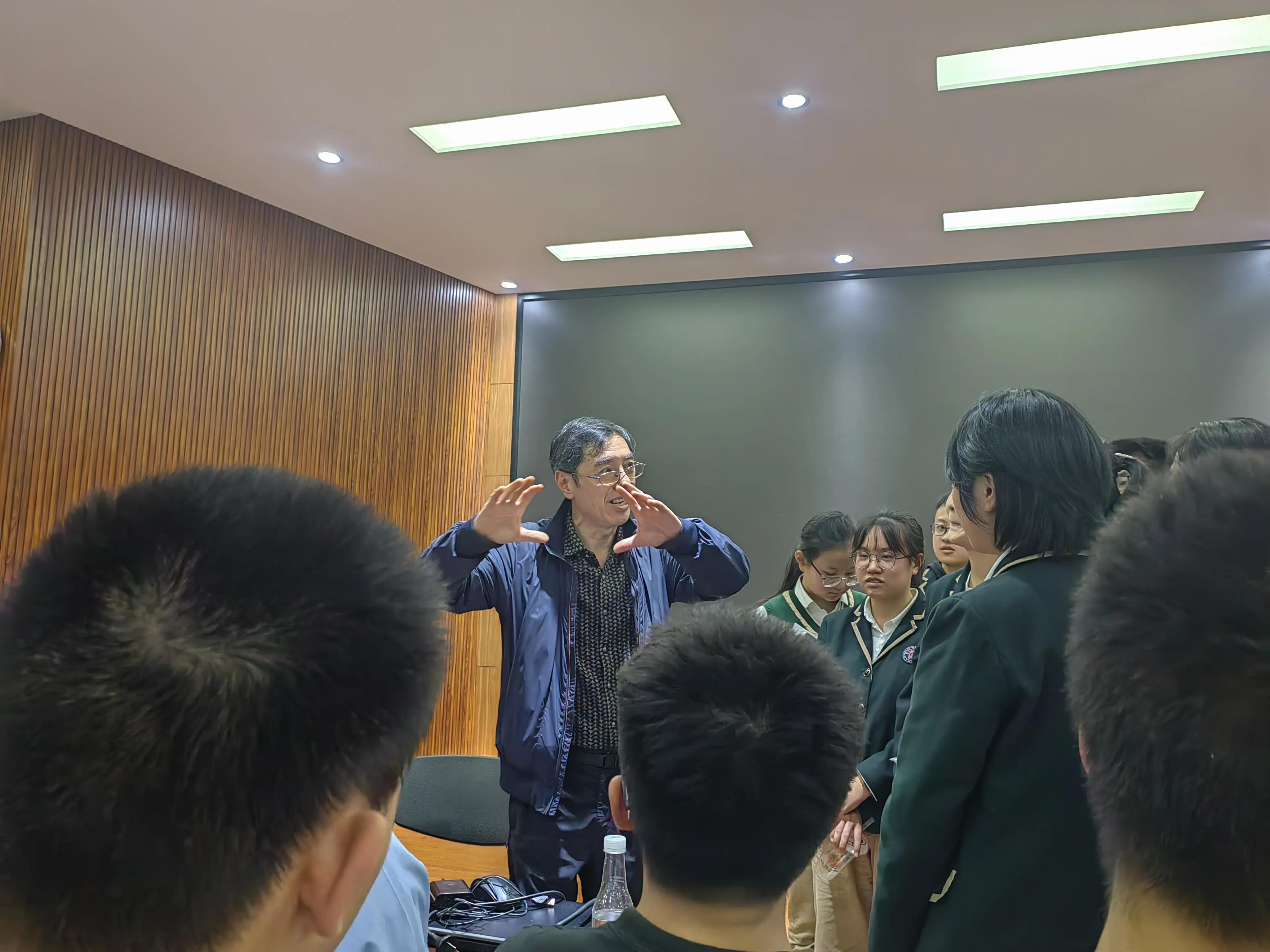 探索太空等于预知未来，昆明十中天文科普进校园活动