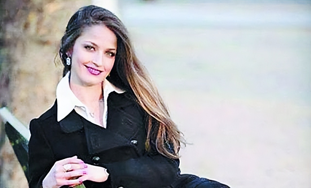 舞女曝光与卡扎菲三儿子情史：睡在一张床只接吻，其它什么也不做