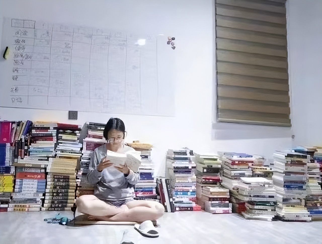 断舍离女孩火上央视抖音号,断舍离的女生抖音