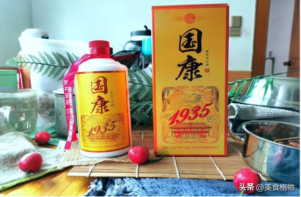 茅台为什么要送小杯子呢,买茅台时送的酒杯是干嘛用的