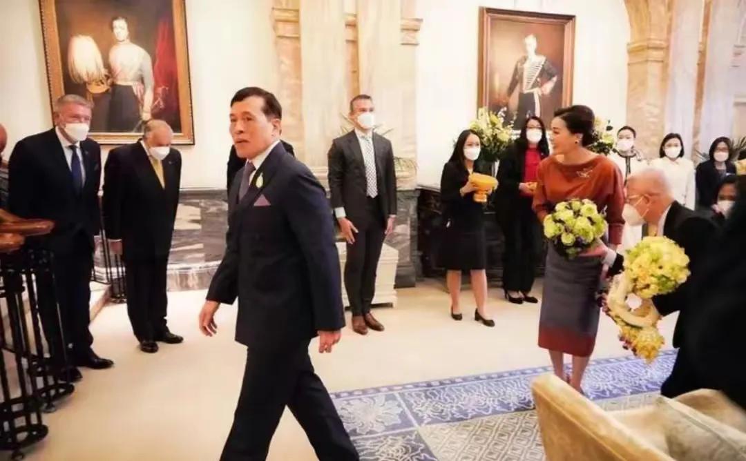 泰国国王出席查尔斯三世加冕礼,泰国国王出席英国国王加冕仪式