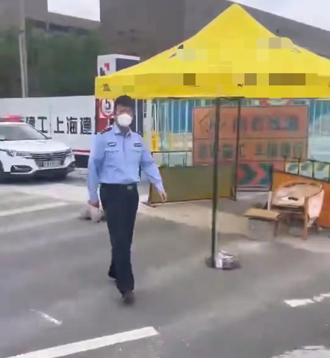 网传上海某地针对性阻拦京东物资车，如果属实相关人有何法律责任