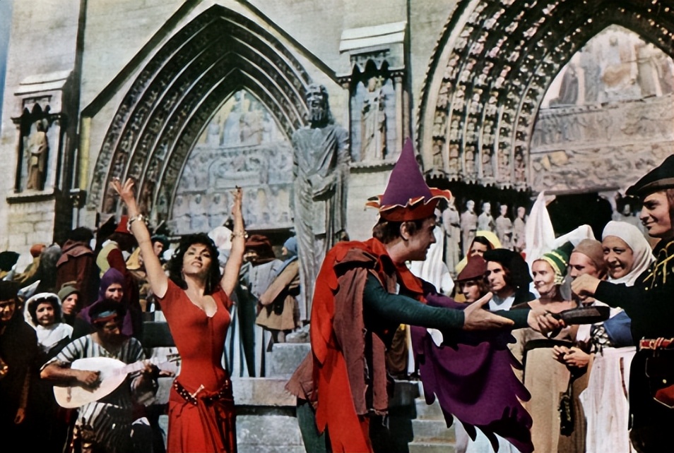 巴黎圣母院善与恶,巴黎圣母院最精彩的情节