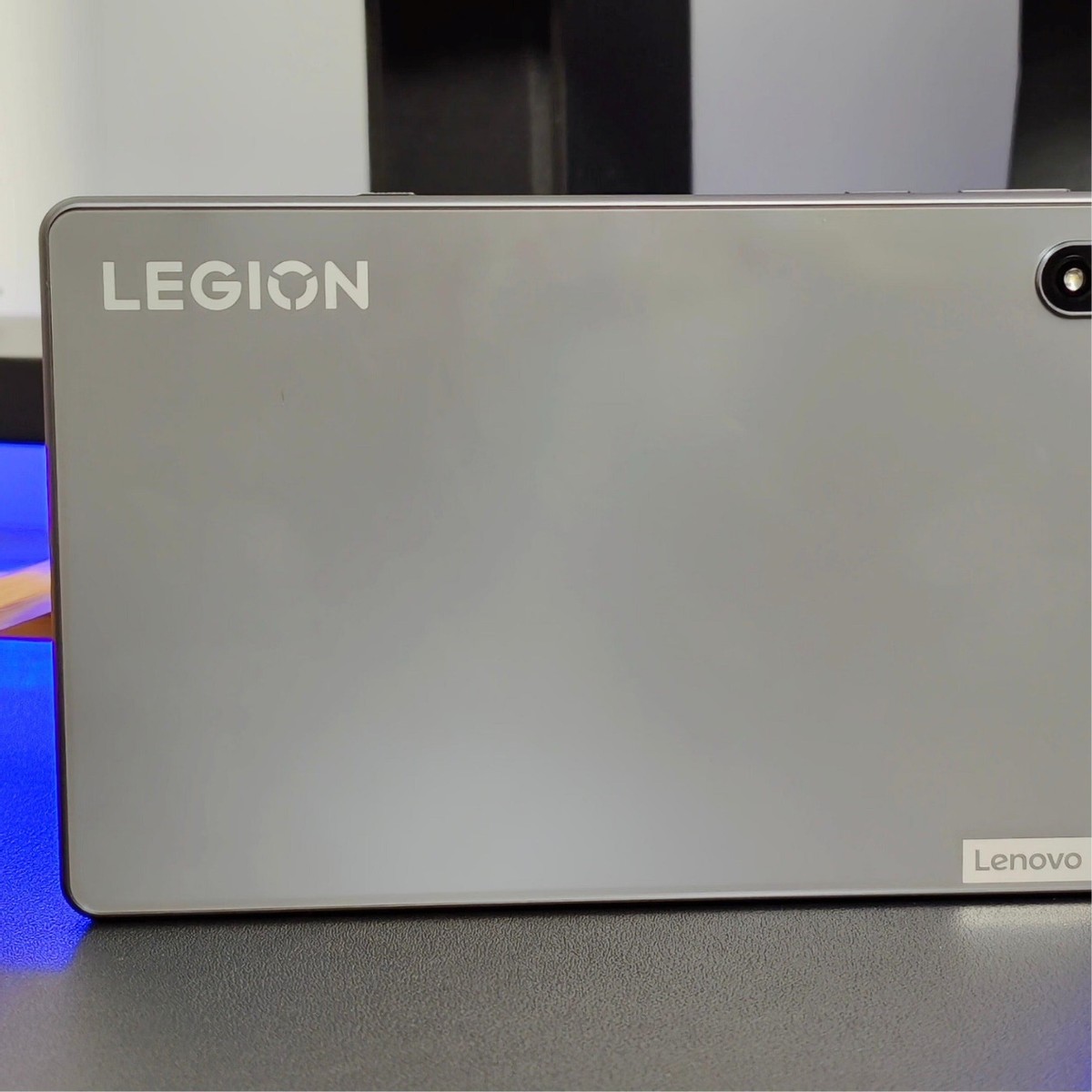 联想拯救者Y700游戏平板,性能强大、屏幕清晰、音效出色