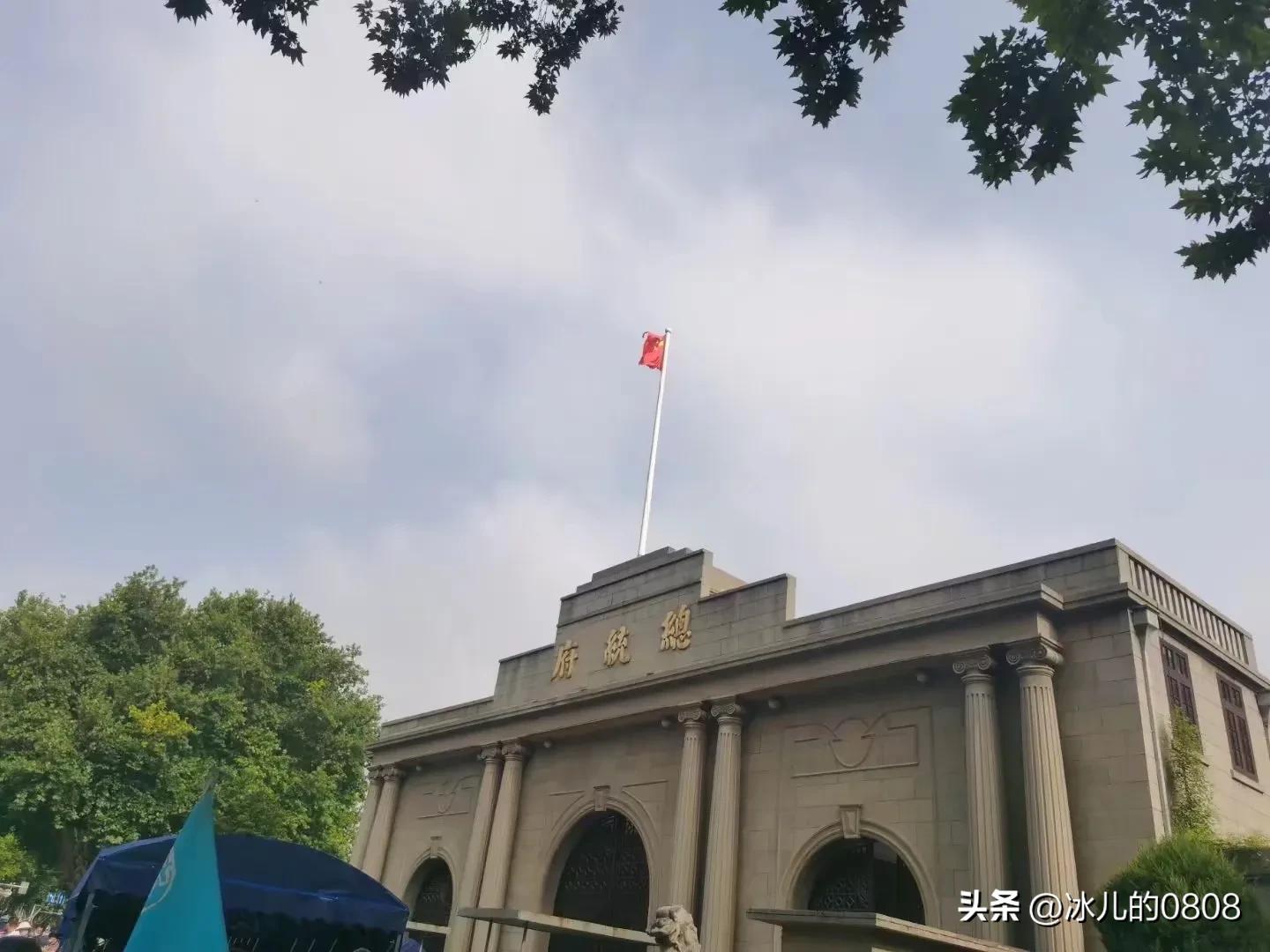 美国总统办公桌摆放,总统府办公桌为何摆放斜的