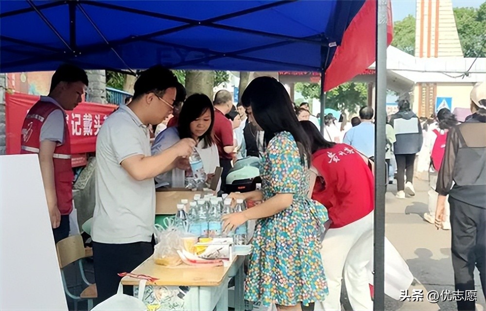 直击高考现场2018,直击高考第一现场助力高考