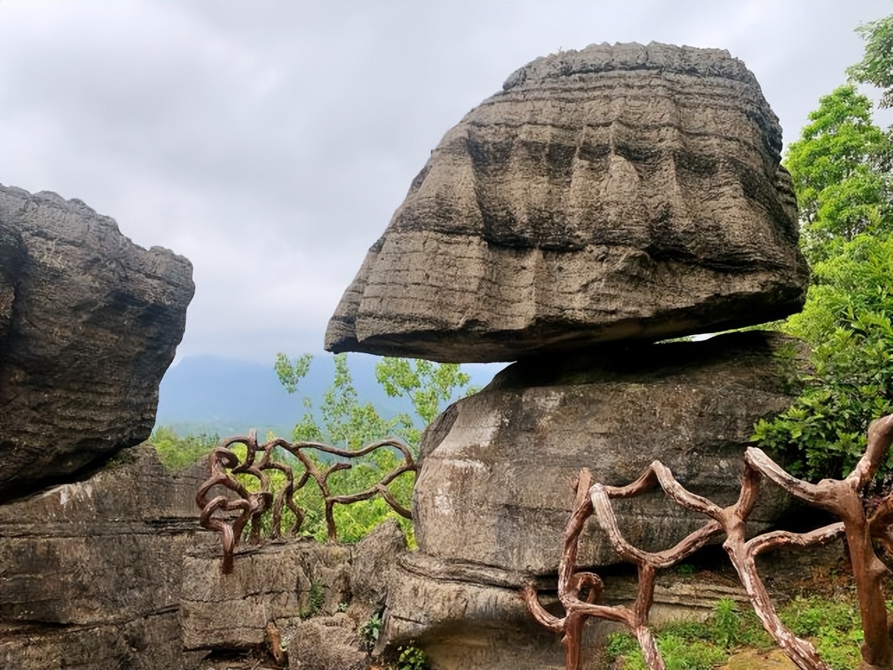 西安到恩施自驾沿途哪些旅游景点,恩施哪个景点不用爬山的路线好走